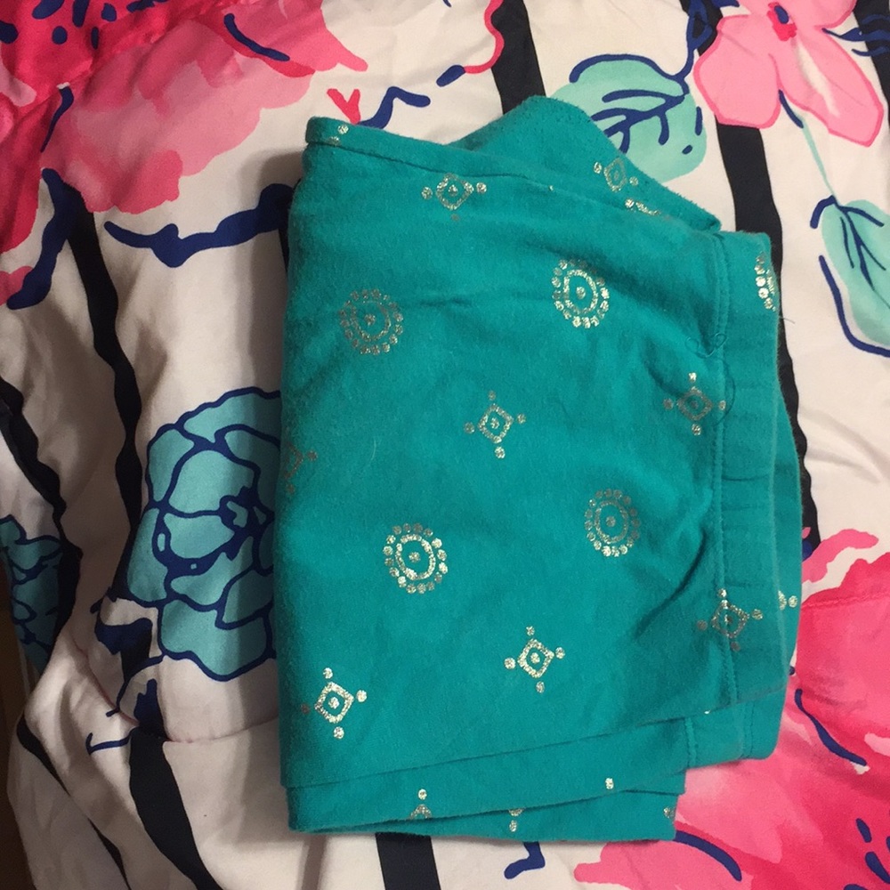 I am selling some blue leggings.